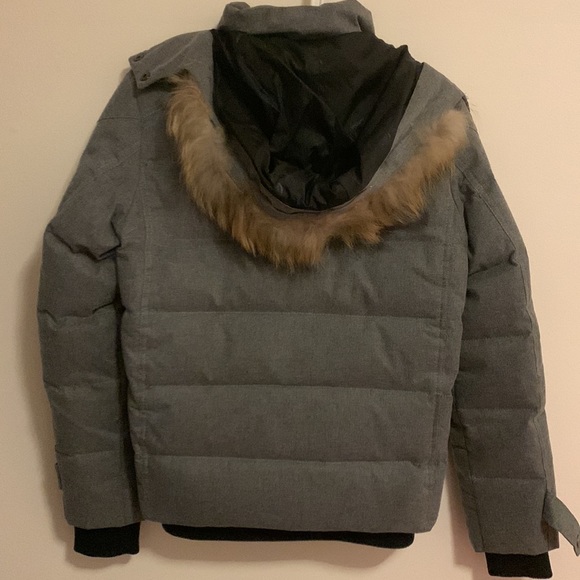 WINTER JACKET ! barely worn. got gifted another jacket so selling this one - Picture 2 of 5